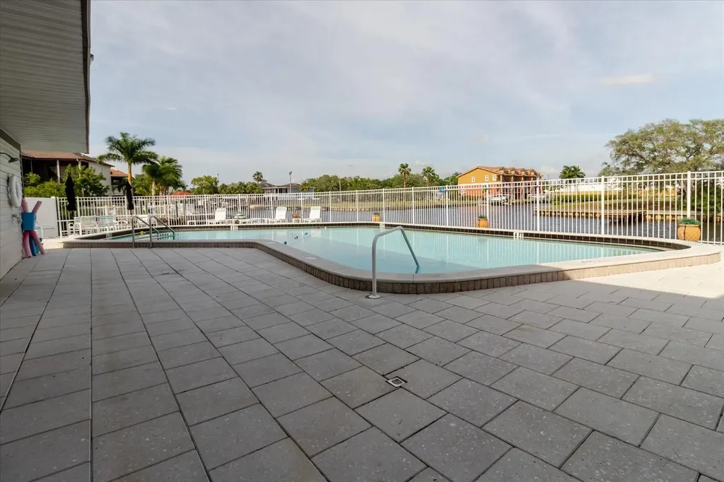 428 Moorings Cove Drive Tarpon Springs FL 34689