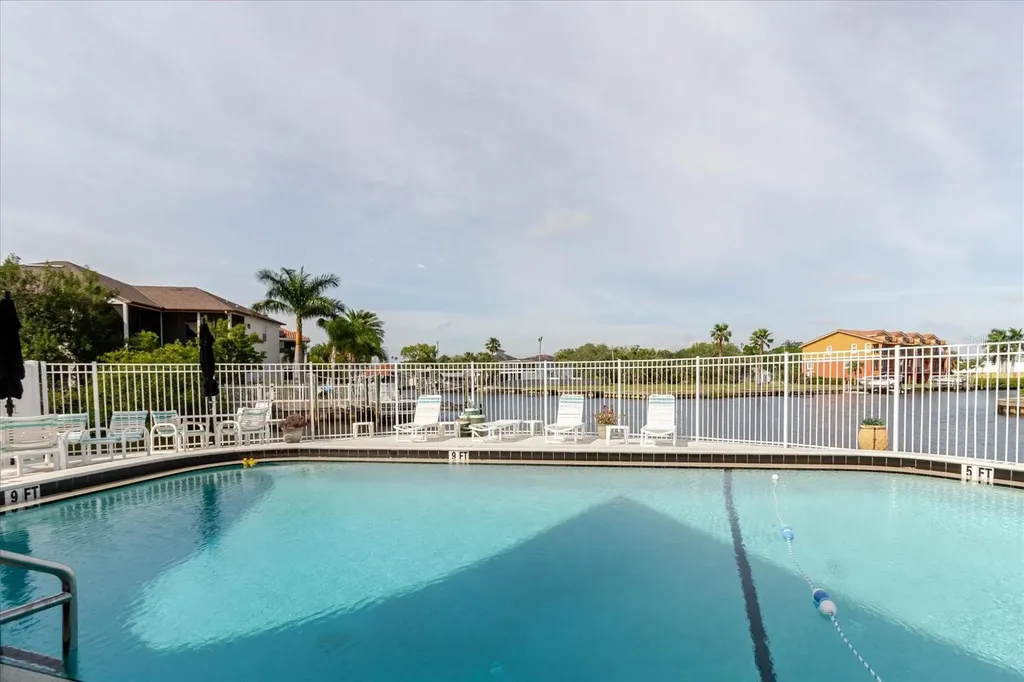 428 Moorings Cove Drive Tarpon Springs FL 34689