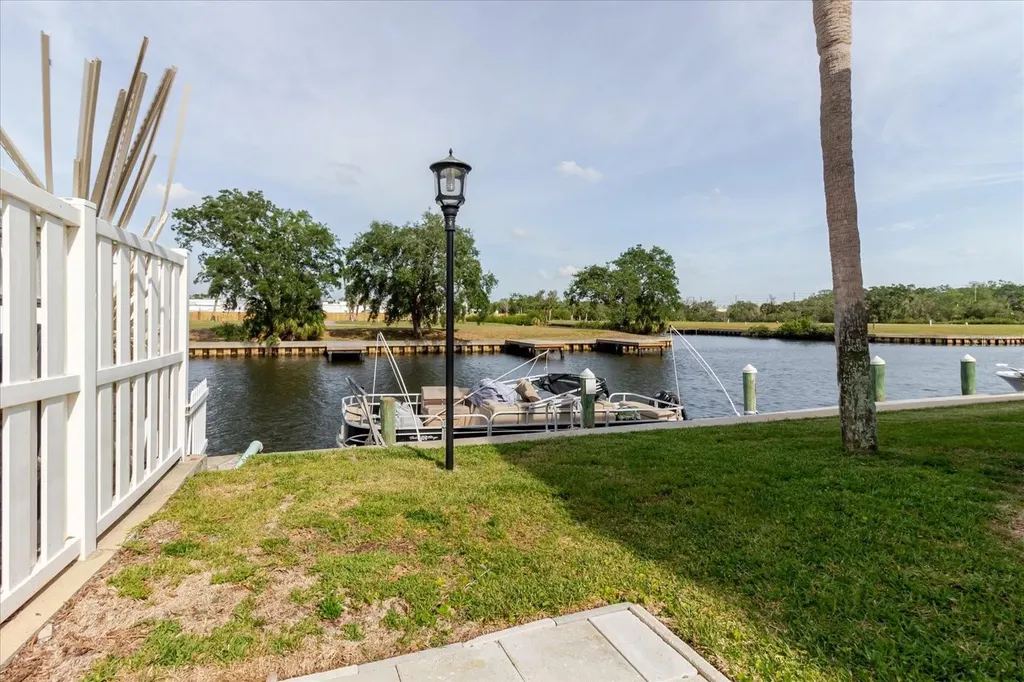 428 Moorings Cove Drive Tarpon Springs FL 34689