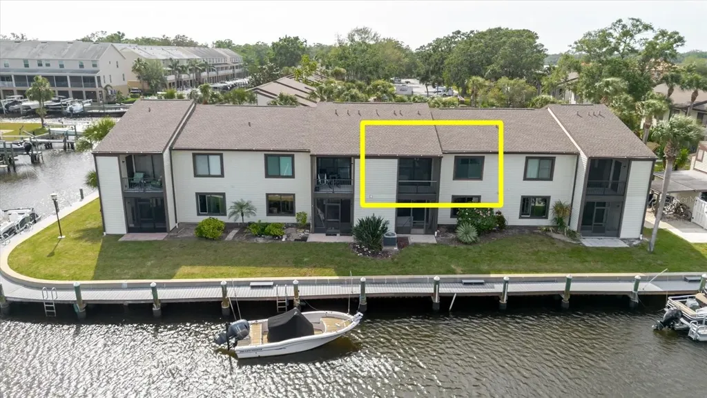 428 Moorings Cove Drive Tarpon Springs FL 34689