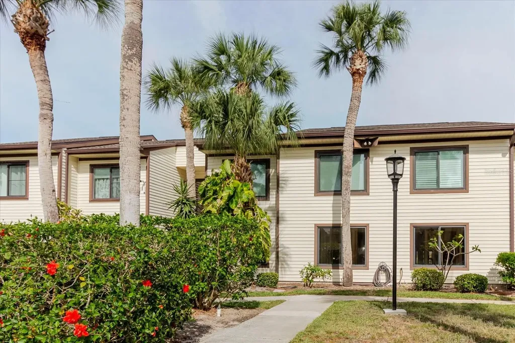 428 Moorings Cove Drive Tarpon Springs FL 34689