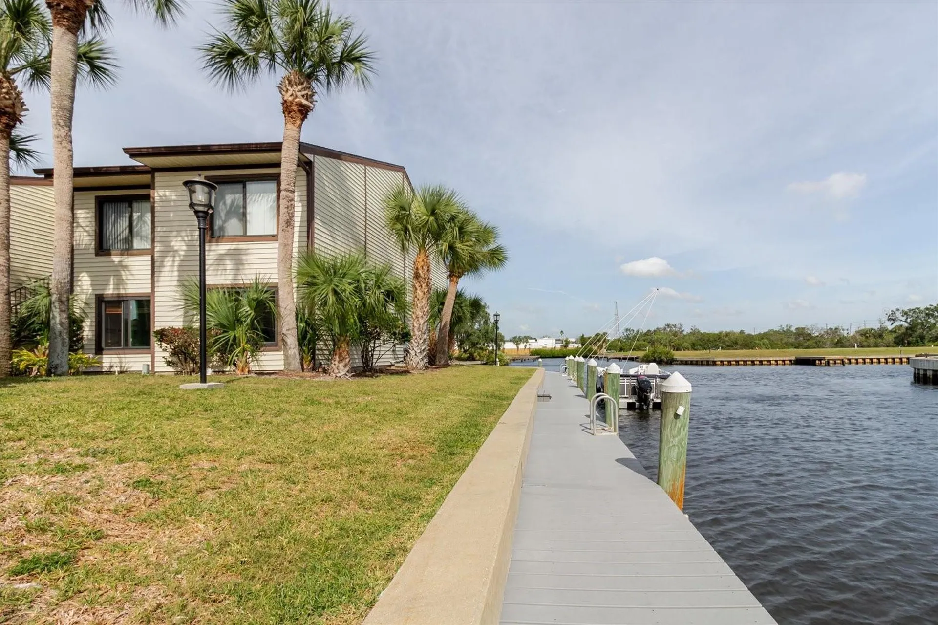 428 Moorings Cove Drive Tarpon Springs FL 34689