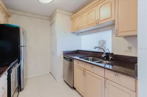 428 Moorings Cove Drive Tarpon Springs FL 34689