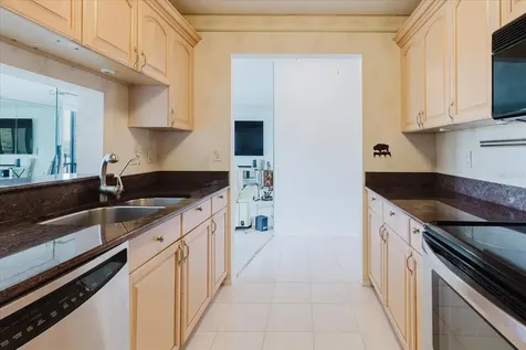 428 Moorings Cove Drive Tarpon Springs FL 34689