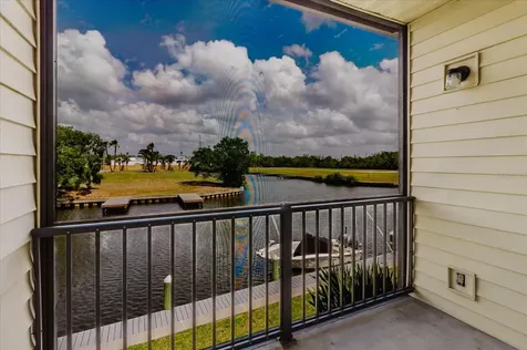 428 Moorings Cove Drive Tarpon Springs FL 34689
