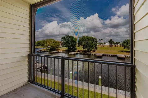 428 Moorings Cove Drive Tarpon Springs FL 34689