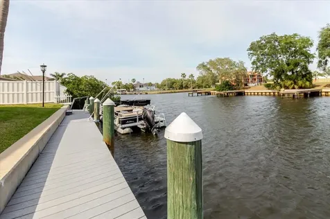 428 Moorings Cove Drive Tarpon Springs FL 34689