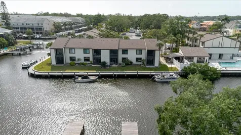 428 Moorings Cove Drive Tarpon Springs FL 34689