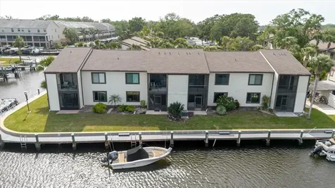 428 Moorings Cove Drive Tarpon Springs FL 34689