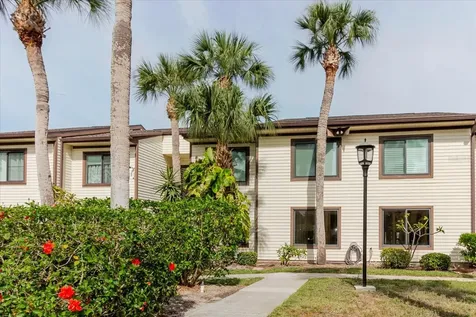 428 Moorings Cove Drive Tarpon Springs FL 34689