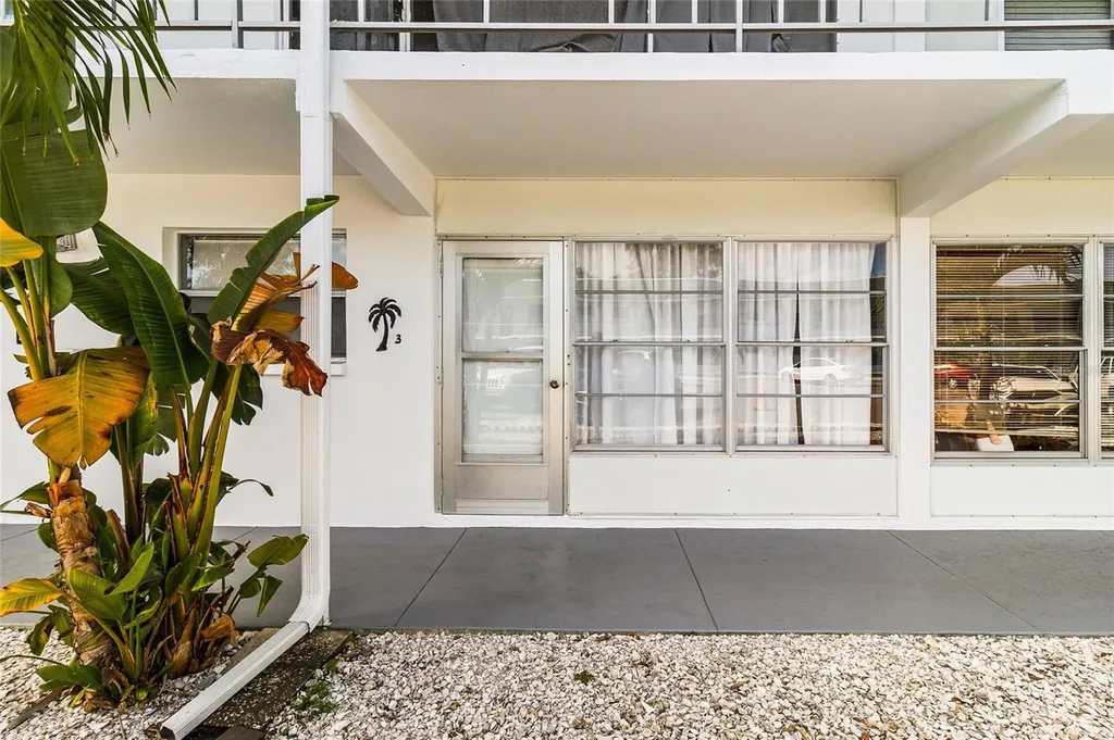 1221 Drew Street Clearwater FL 33755