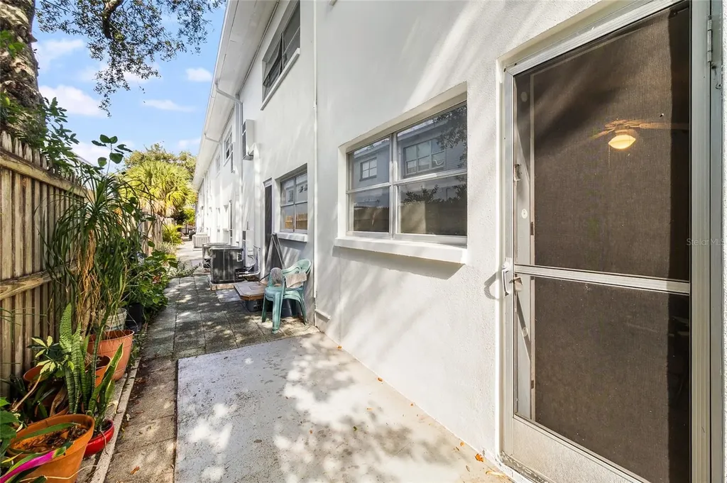 1221 Drew Street Clearwater FL 33755