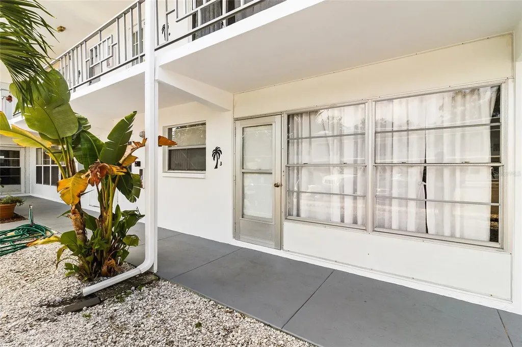 1221 Drew Street Clearwater FL 33755