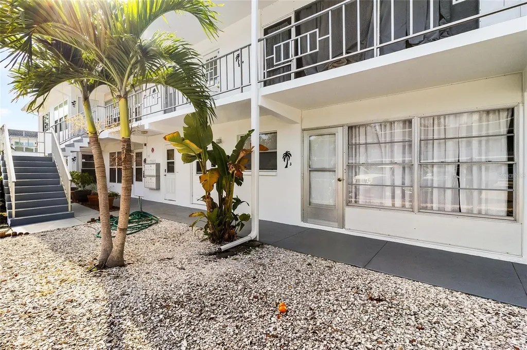 1221 Drew Street Clearwater FL 33755