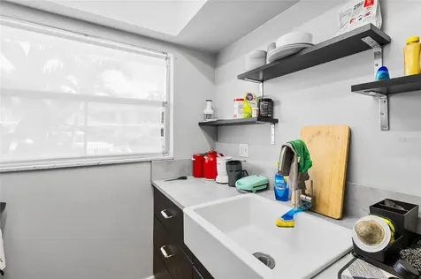 1221 Drew Street Clearwater FL 33755