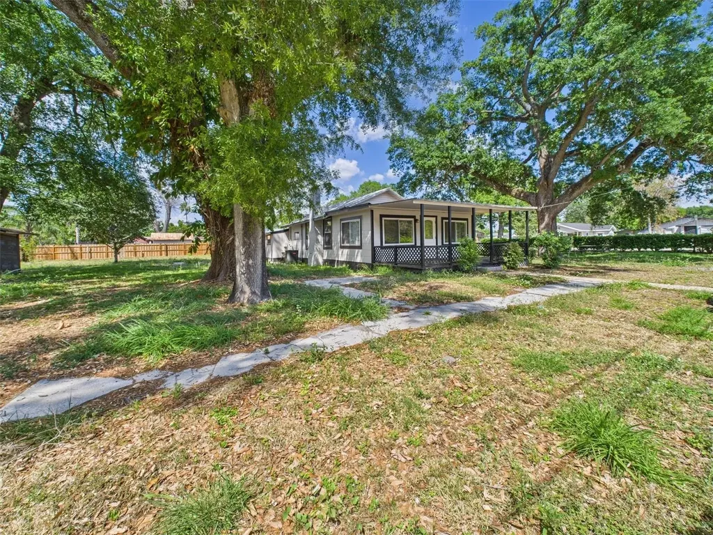 348 Gordon Avenue Lake Wales FL 33859