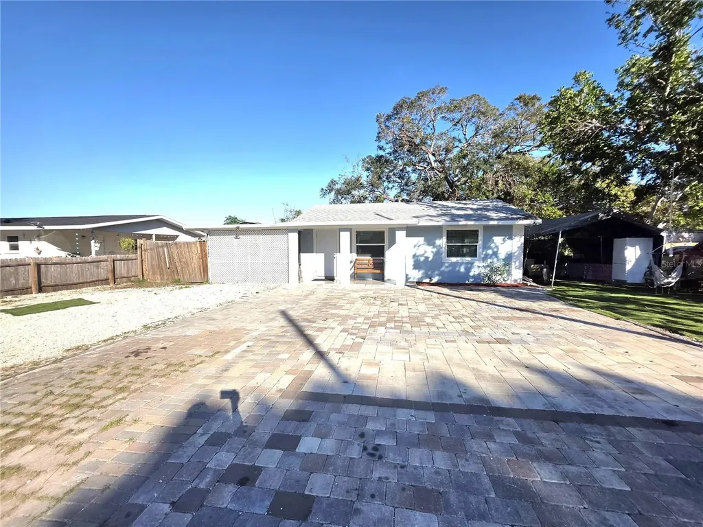 2137 4th Street E Bradenton FL 34208