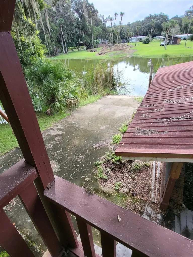 2377 NW 34th Place Lake Panasoffkee FL 33538