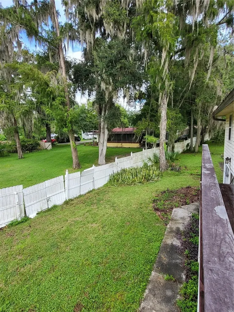 2377 NW 34th Place Lake Panasoffkee FL 33538