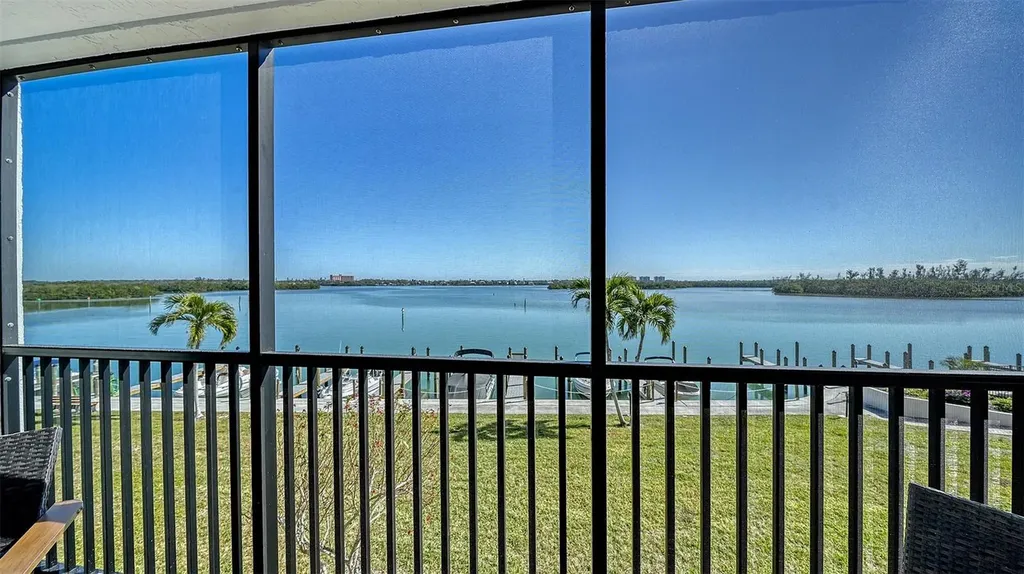 8977 Midnight Pass Road Sarasota FL 34242