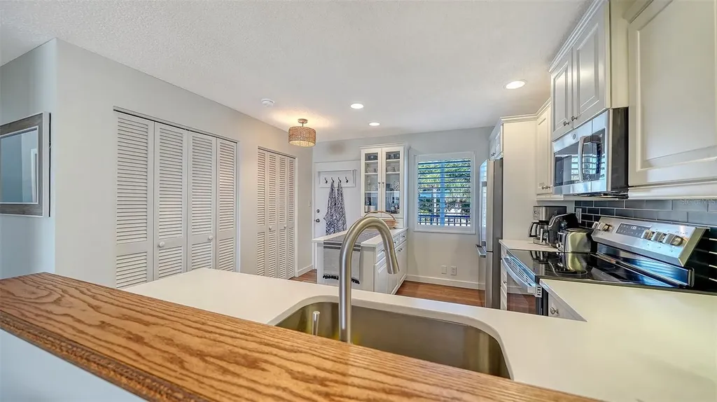 8977 Midnight Pass Road Sarasota FL 34242
