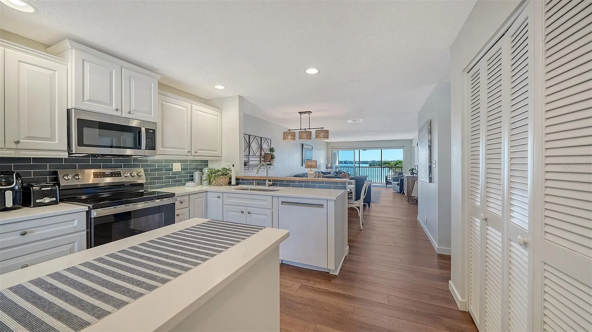 8977 Midnight Pass Road Sarasota FL 34242