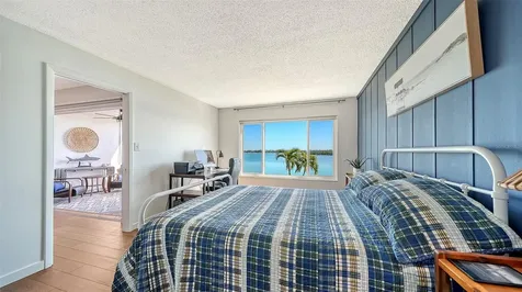 8977 Midnight Pass Road Sarasota FL 34242