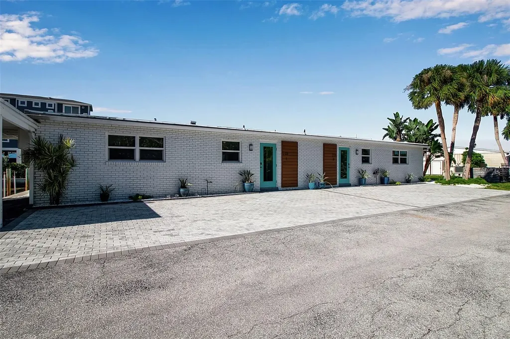 713 Saint Judes Drive S Longboat Key FL 34228