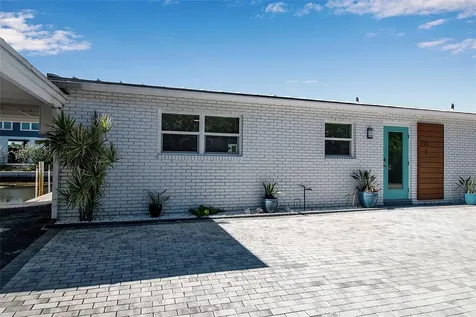 713 Saint Judes Drive S Longboat Key FL 34228