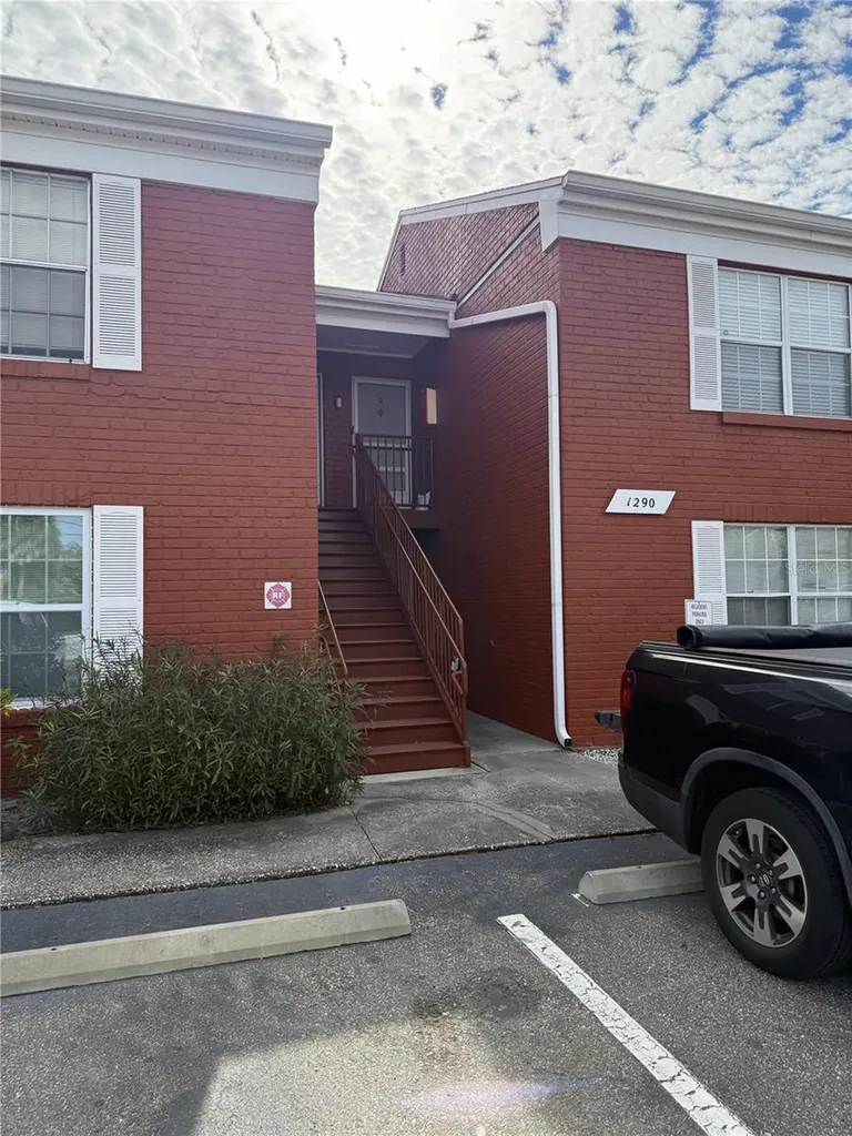 1290 83rd Avenue N St Petersburg FL 33702