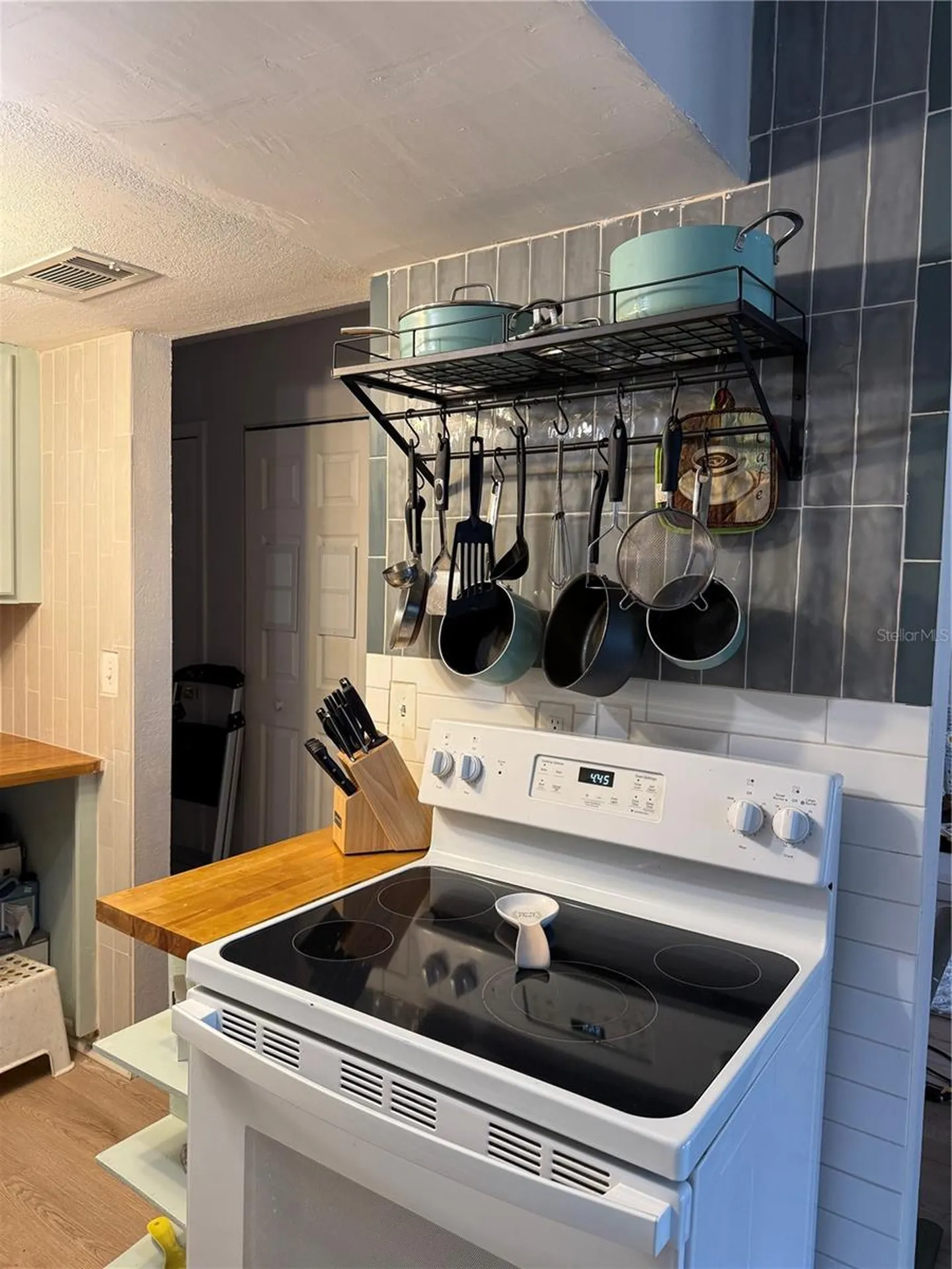 1290 83rd Avenue N St Petersburg FL 33702