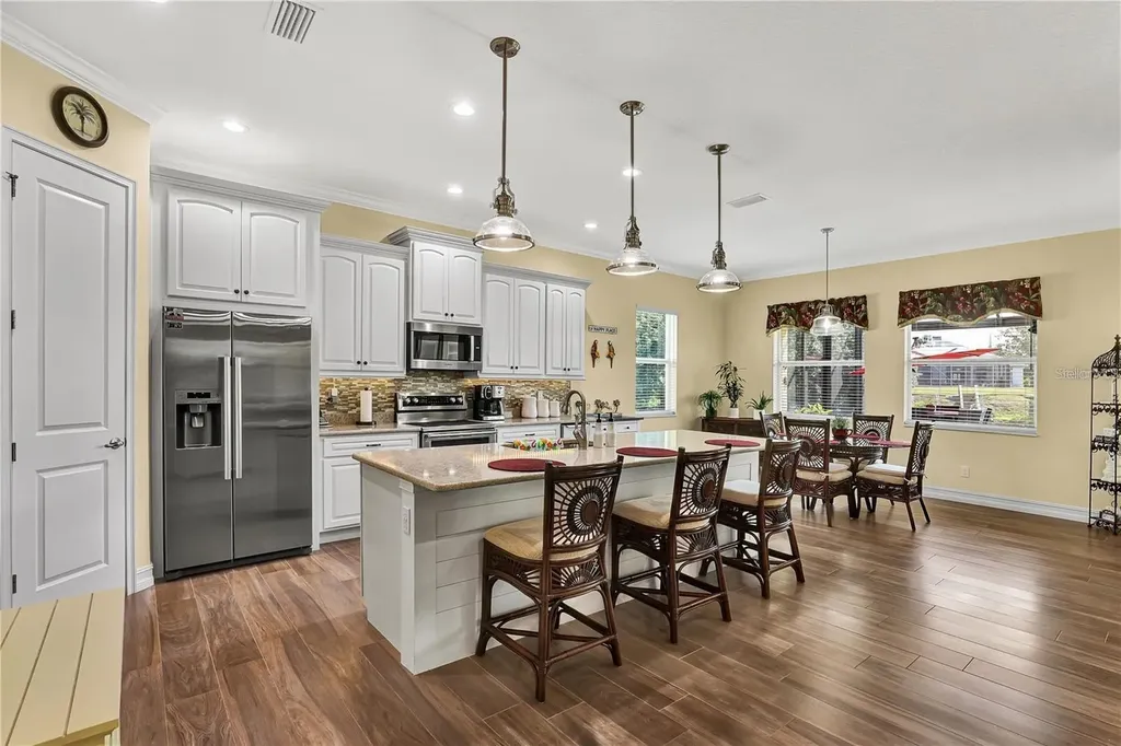 5497 56th Court E Bradenton FL 34203