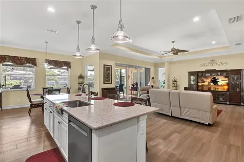 5497 56th Court E Bradenton FL 34203