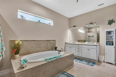 5497 56th Court E Bradenton FL 34203