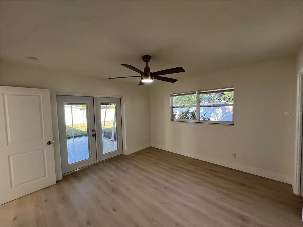 2502 Tropical Shores Drive SE St Petersburg FL 33705