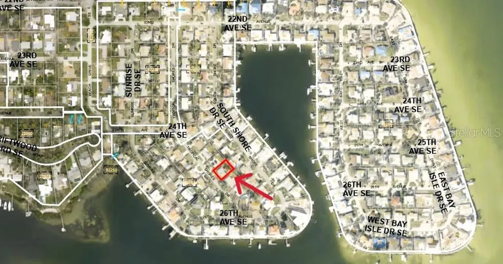 2502 Tropical Shores Drive SE St Petersburg FL 33705
