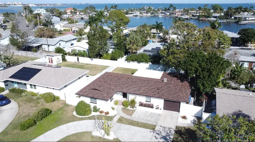 2502 Tropical Shores Drive SE St Petersburg FL 33705