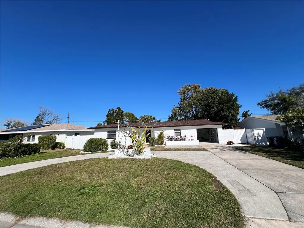 2502 Tropical Shores Drive SE St Petersburg FL 33705