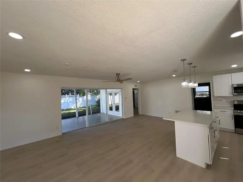 2502 Tropical Shores Drive SE St Petersburg FL 33705