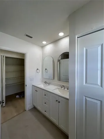 2502 Tropical Shores Drive SE St Petersburg FL 33705