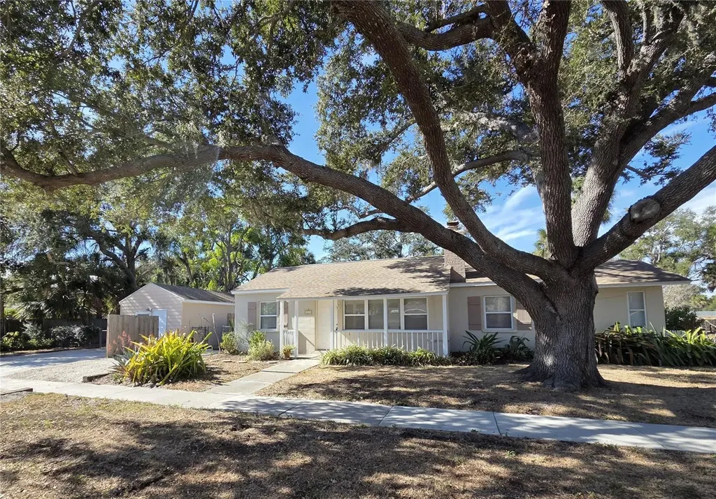 3934 Briggs Avenue Sarasota FL 34231