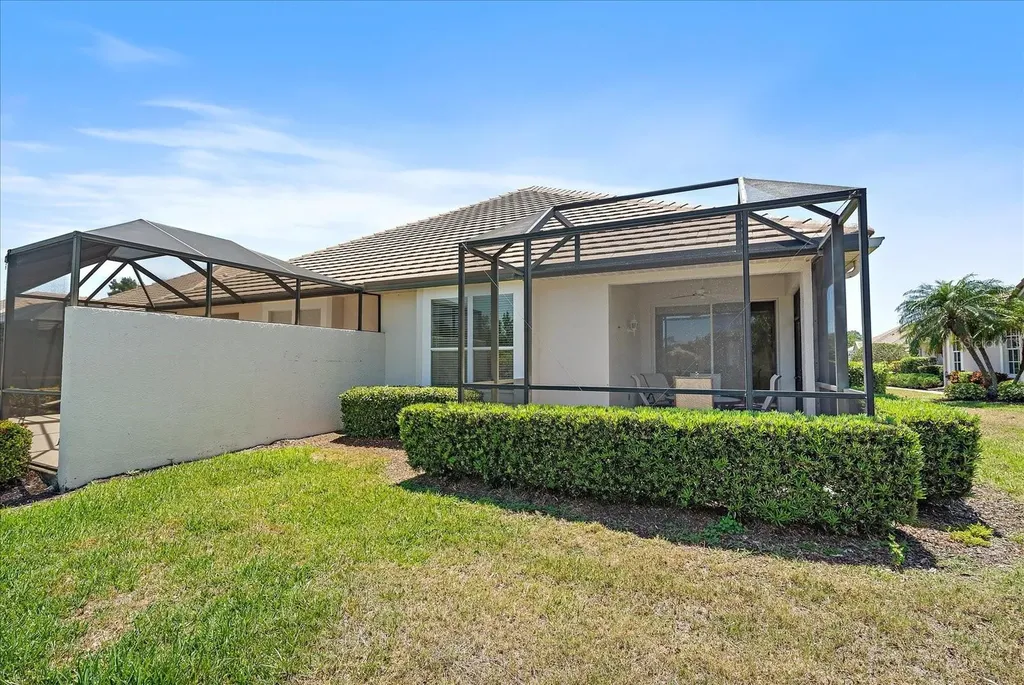 7011 Woodmore Terrace Lakewood Ranch FL 34202