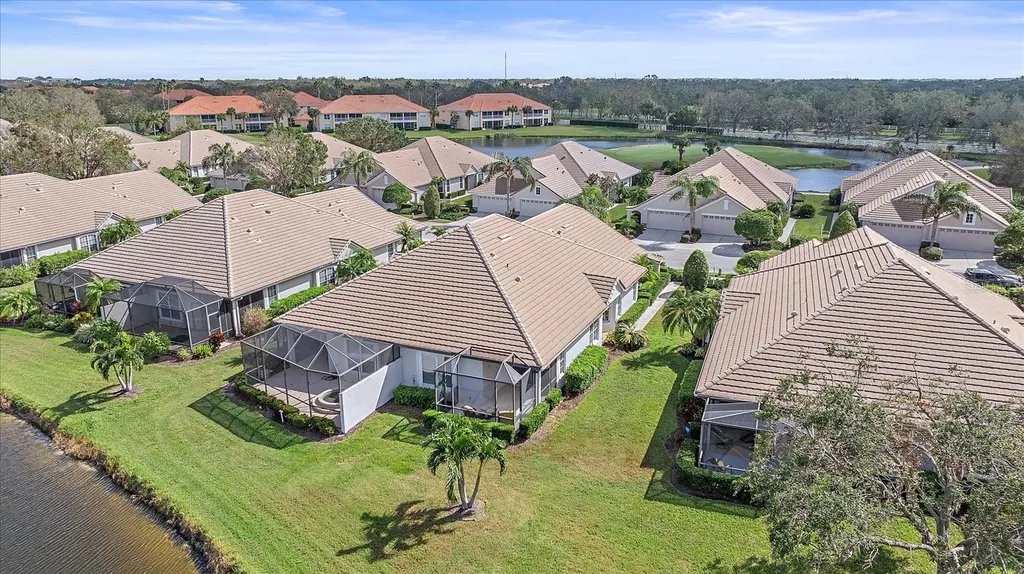 7011 Woodmore Terrace Lakewood Ranch FL 34202