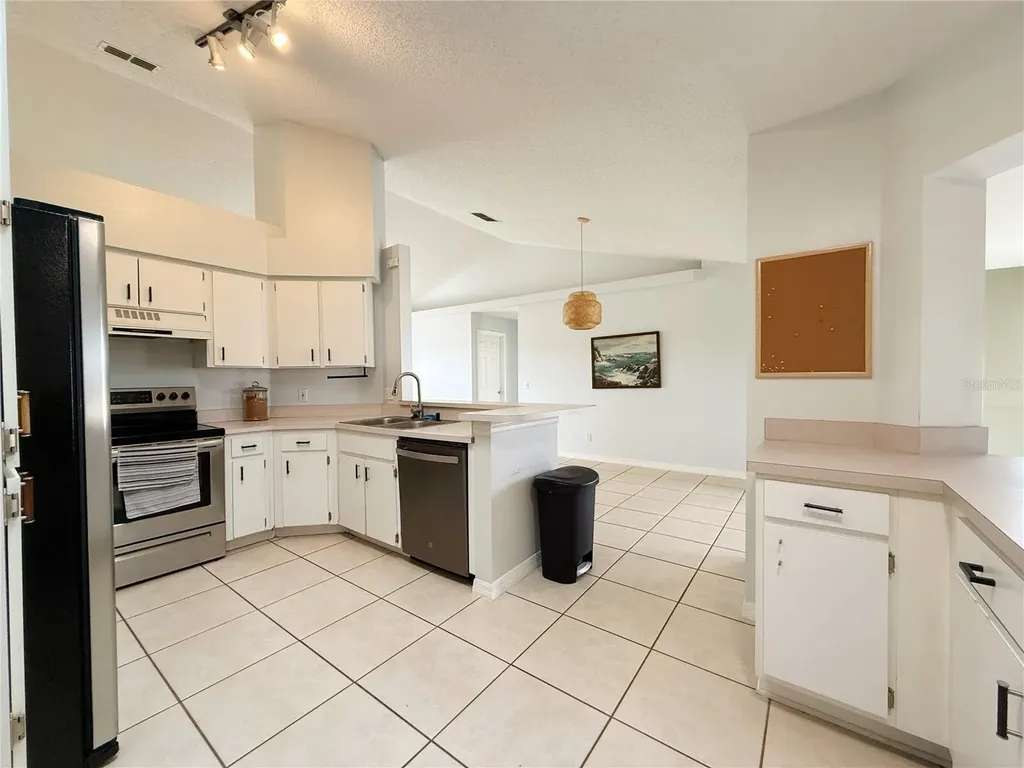 132 Robbins Rest Circle Davenport FL 33896