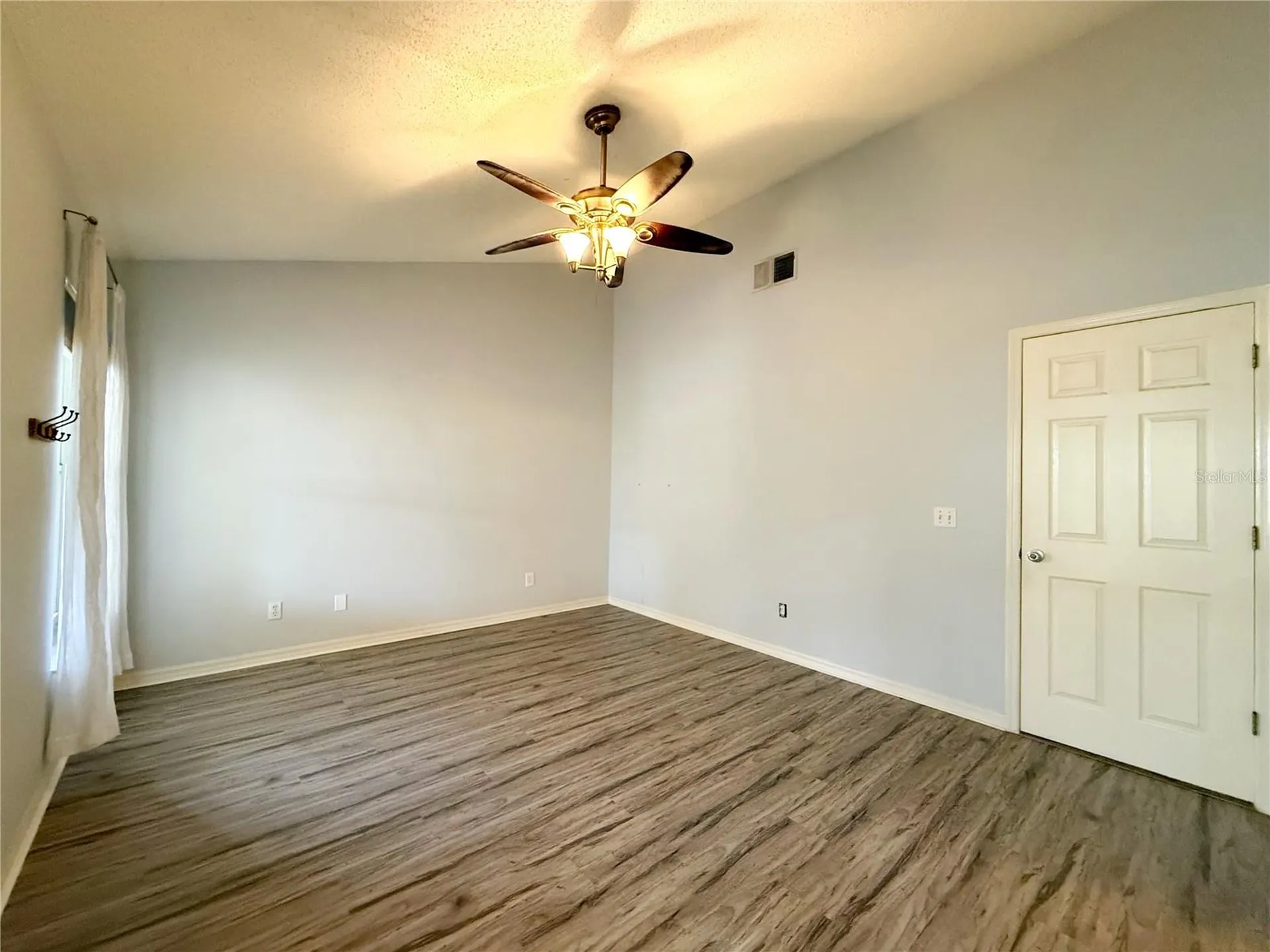 132 Robbins Rest Circle Davenport FL 33896