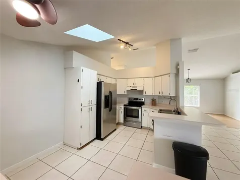 132 Robbins Rest Circle Davenport FL 33896