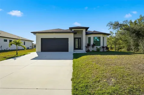 12005 Carnival Avenue Port Charlotte FL 33981