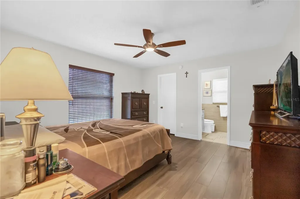 7702 Legacy Lane Orlando FL 32818