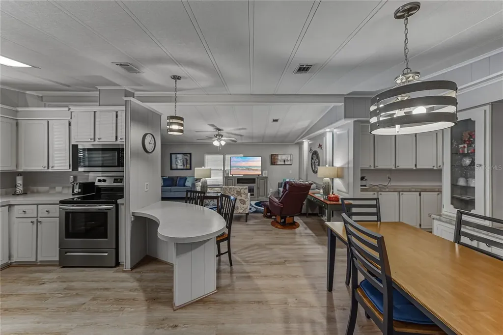 35122 Mcculloughs Leap Zephyrhills FL 33541