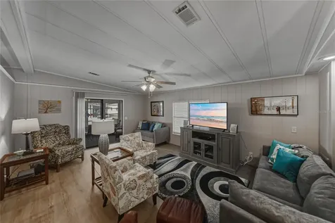 35122 Mcculloughs Leap Zephyrhills FL 33541